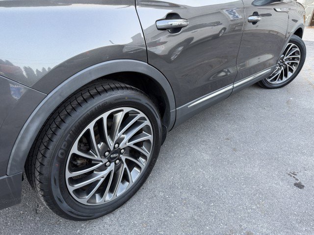 Used 2019 Lincoln Nautilus Reserve w/ Driver Assistance Package image 28
