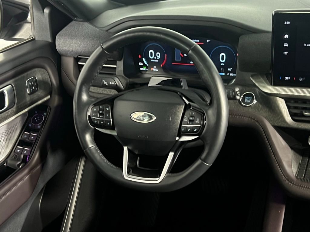 Used 2025 Ford Explorer Platinum w/ LUX Leather Package image 17