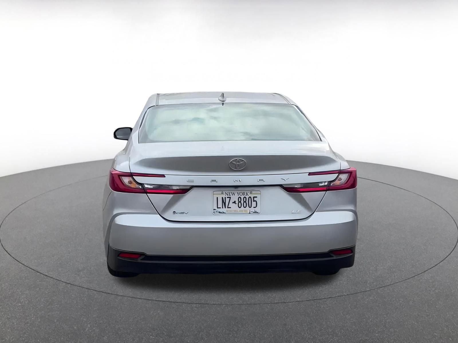 Used 2025 Toyota Camry LE image 12