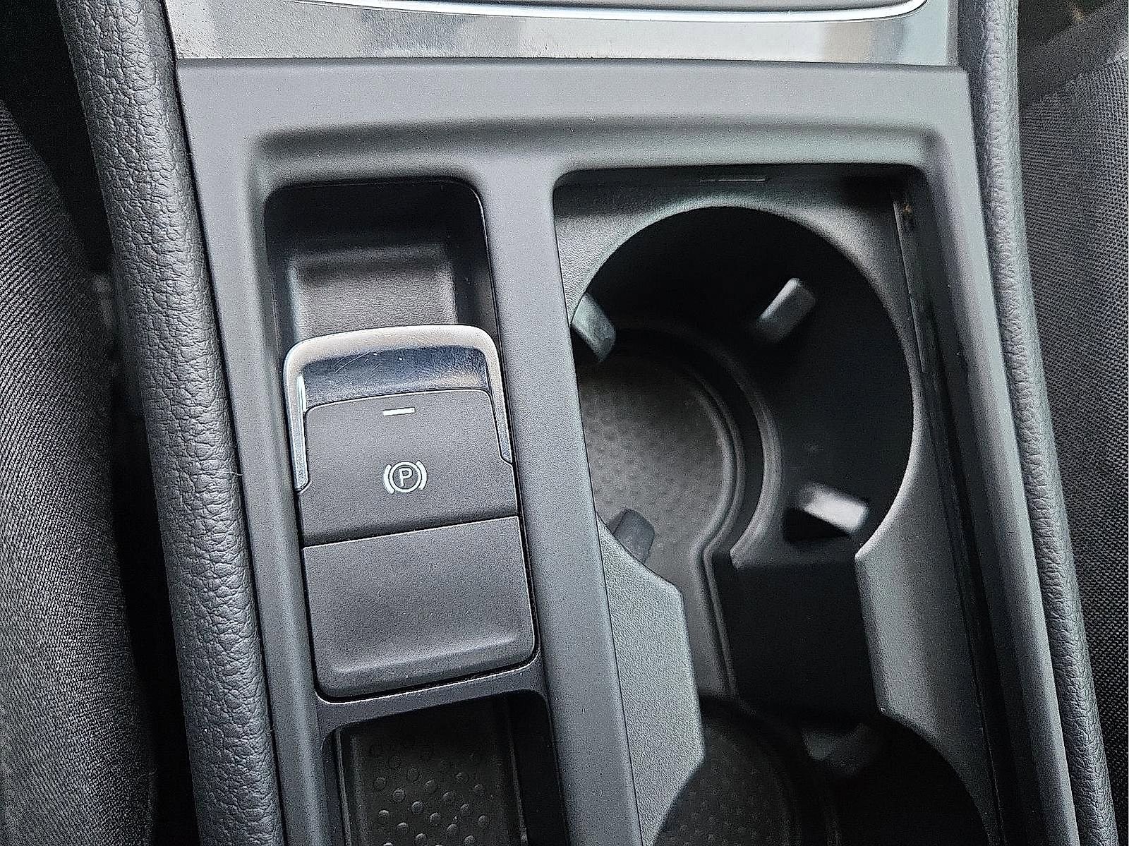 Used 2018 Volkswagen e-Golf SEL Premium image 19