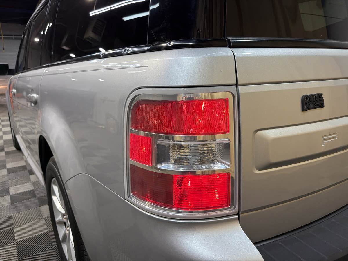 Used 2016 Ford Flex SE image 9