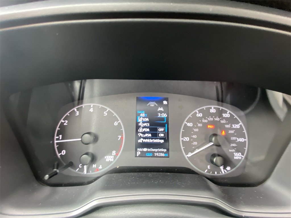 Used 2025 Toyota Corolla LE image 13