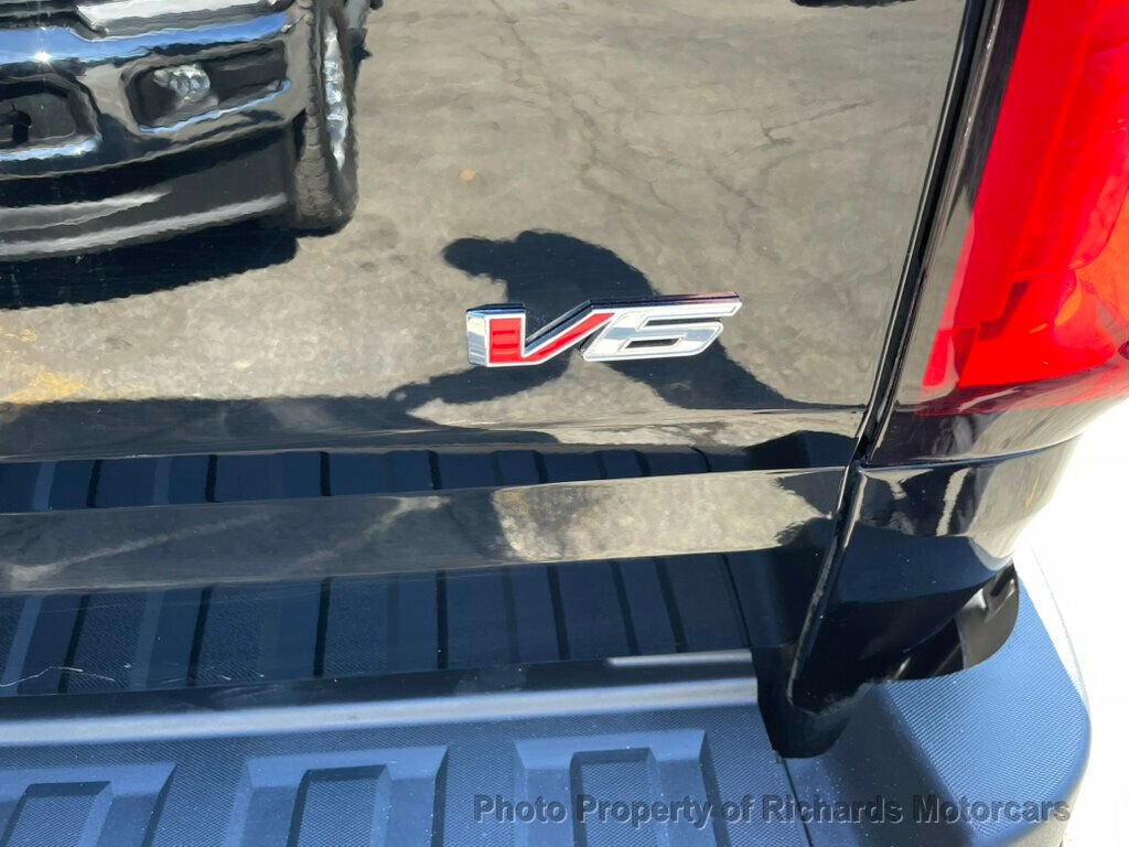 Used 2022 Chevrolet Colorado Z71 w/ Z71 Midnight Edition image 8