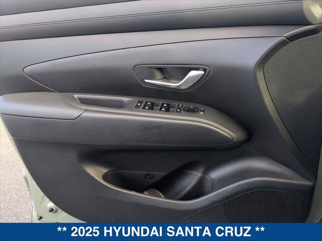 Used 2025 Hyundai Santa Cruz SEL FWD image 10