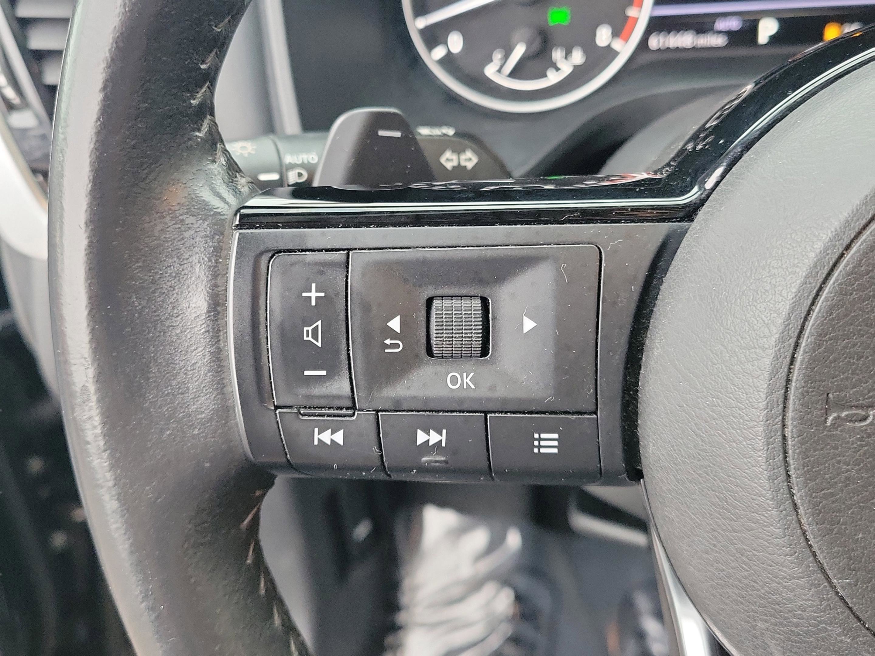 Certified 2021 Nissan Rogue SV w/ Premium Package image 31