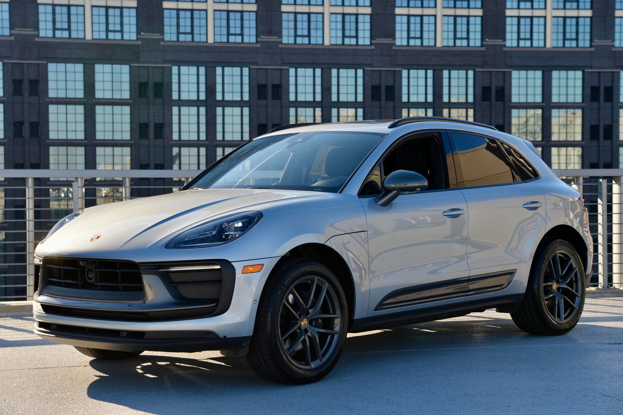 Certified 2024 Porsche Macan Turbo image 1