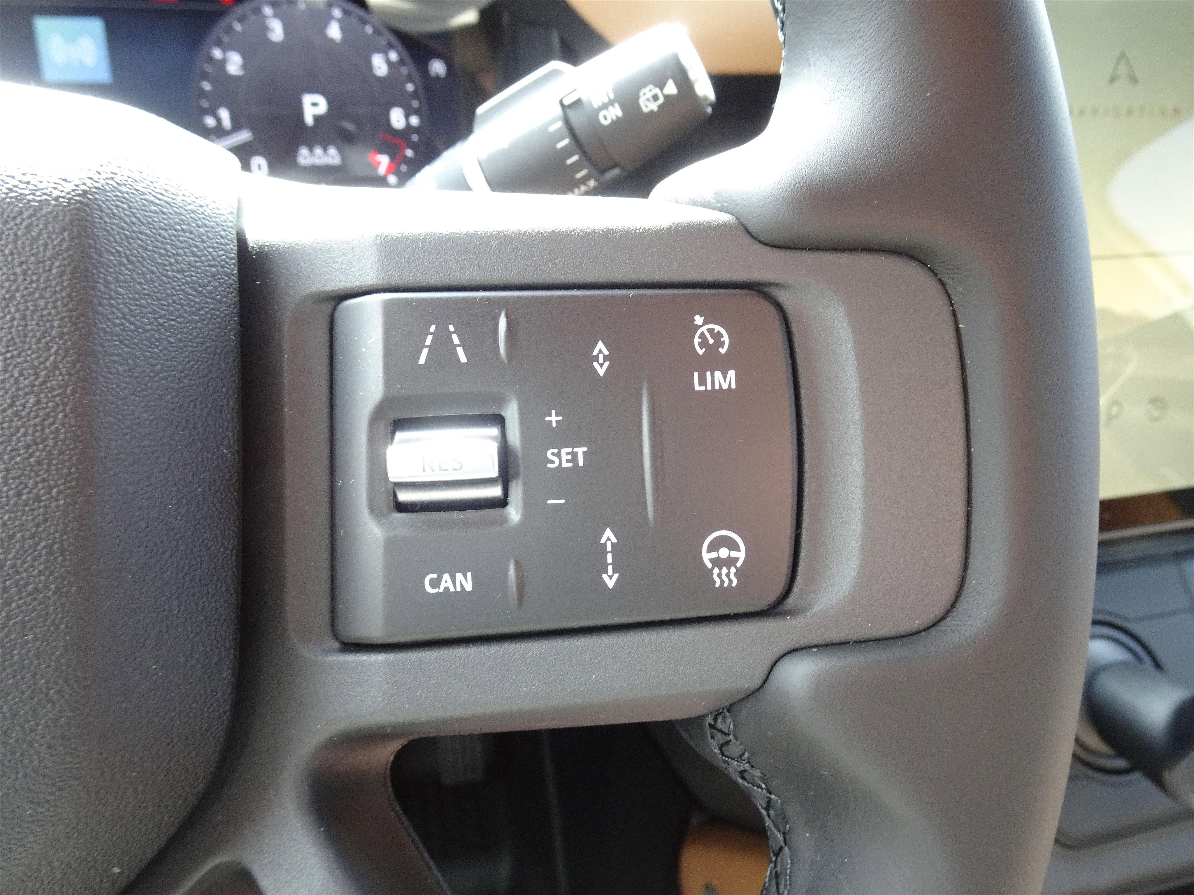 New 2026 Land Rover Defender 110 X-Dynamic SE AWD/4WD image 28