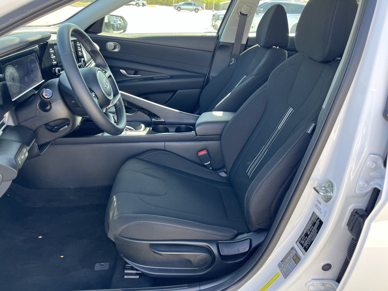 Used 2022 Hyundai Elantra SEL w/ Convenience Package FWD image 7