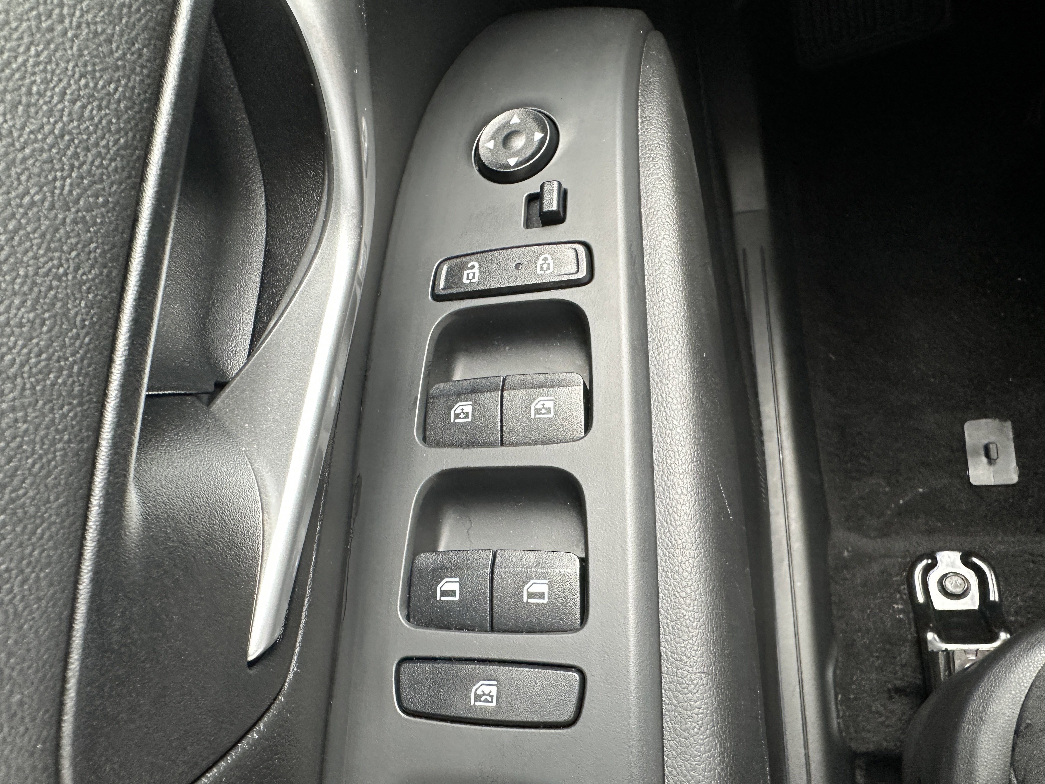 Used 2023 Hyundai Santa Cruz SEL Premium w/ Cargo Package image 16