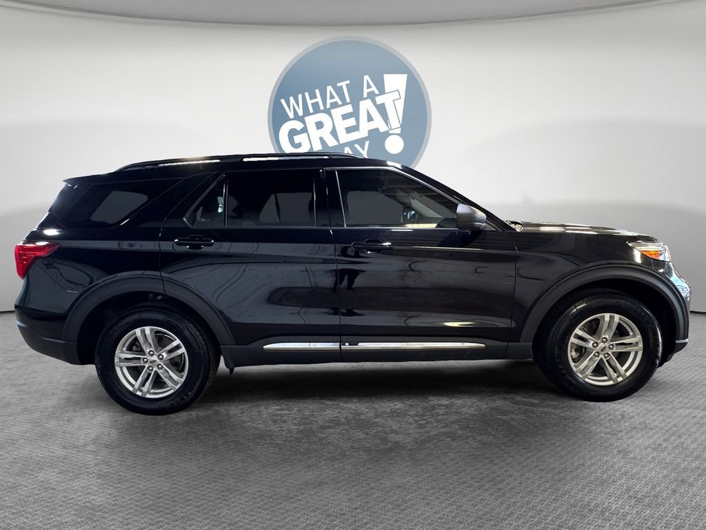 Used 2020 Ford Explorer XLT w/ Equipment Group 202A image 2