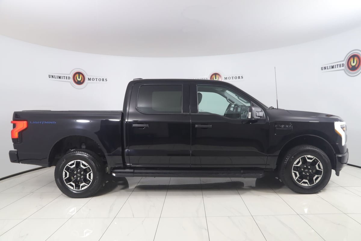 Used 2023 Ford F150 Lightning XLT AWD/4WD image 2