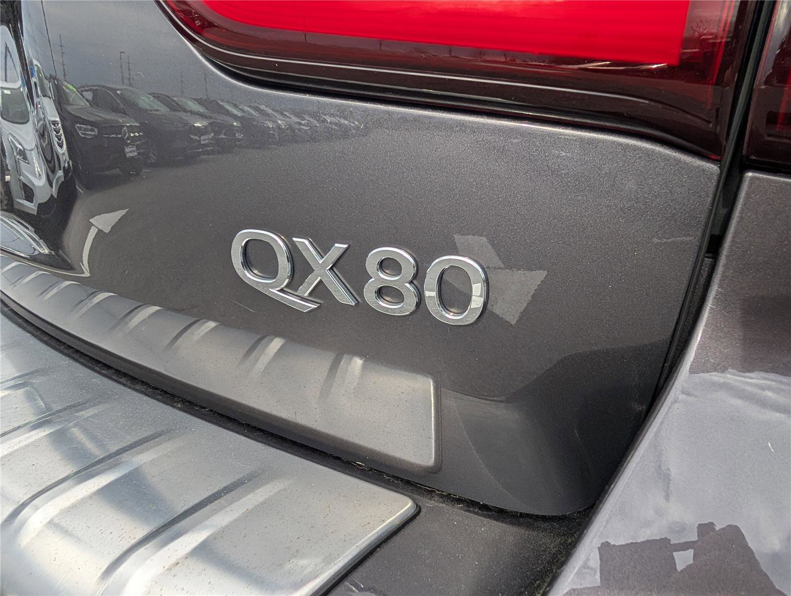 Used 2024 INFINITI QX80 Premium Select w/ Cargo Package image 10
