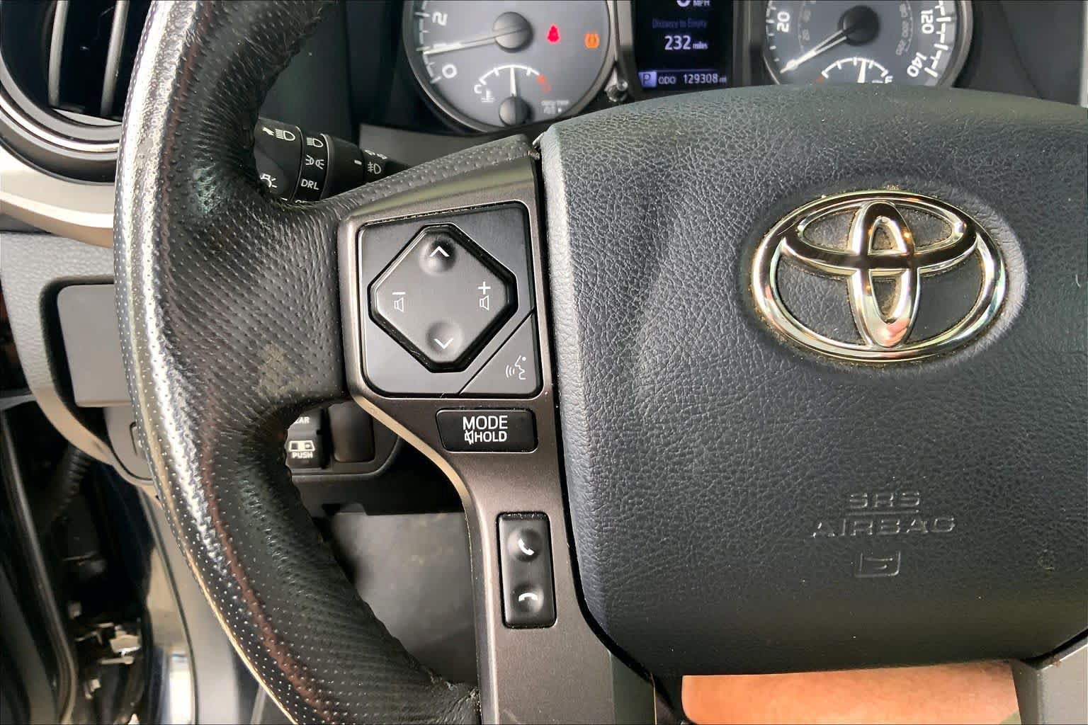 Used 2017 Toyota Tacoma TRD Sport w/ Tow Package RWD image 23