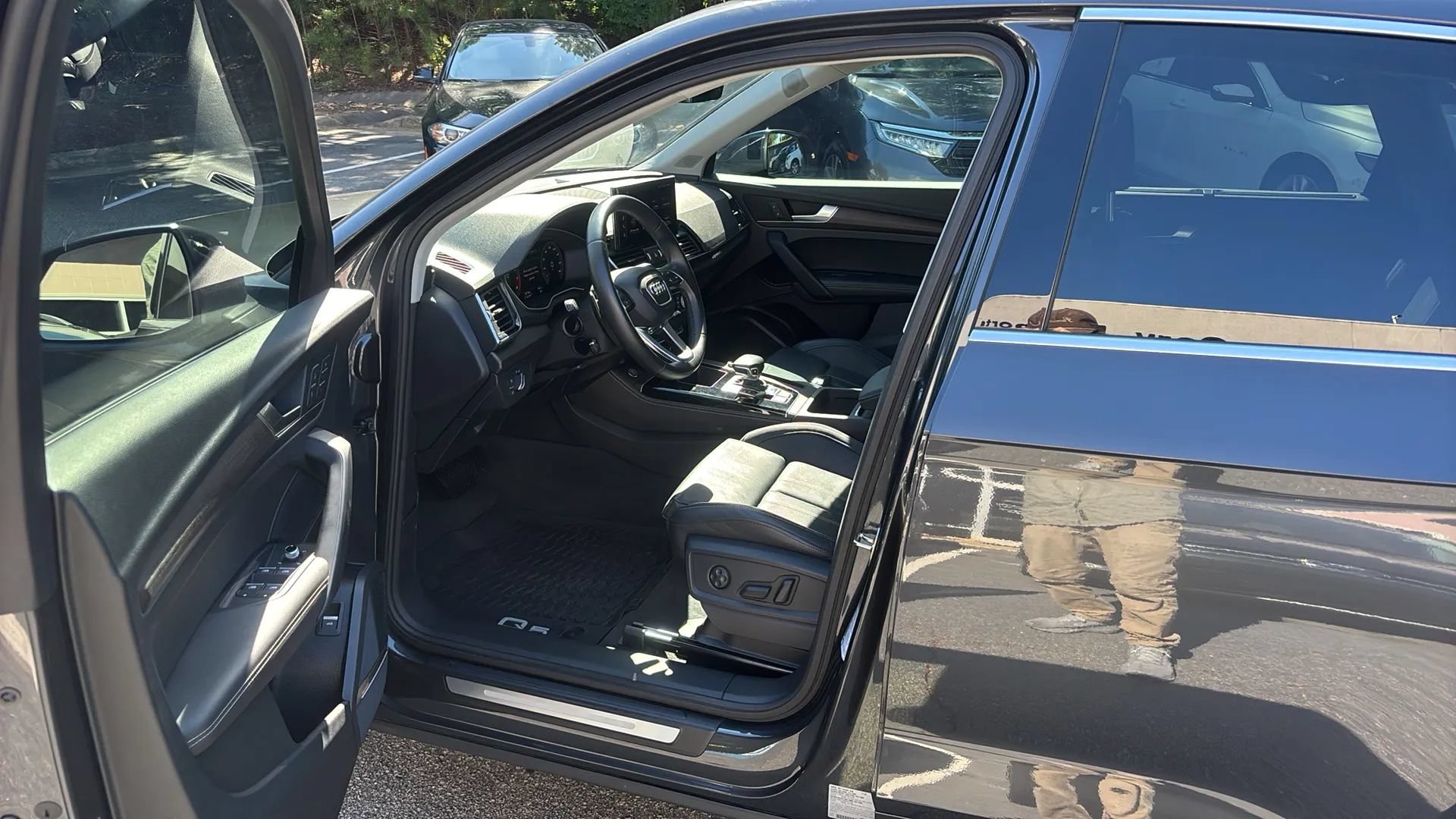 Used 2021 Audi Q5 2.0T Premium Plus w/ Premium Plus Package AWD/4WD image 17