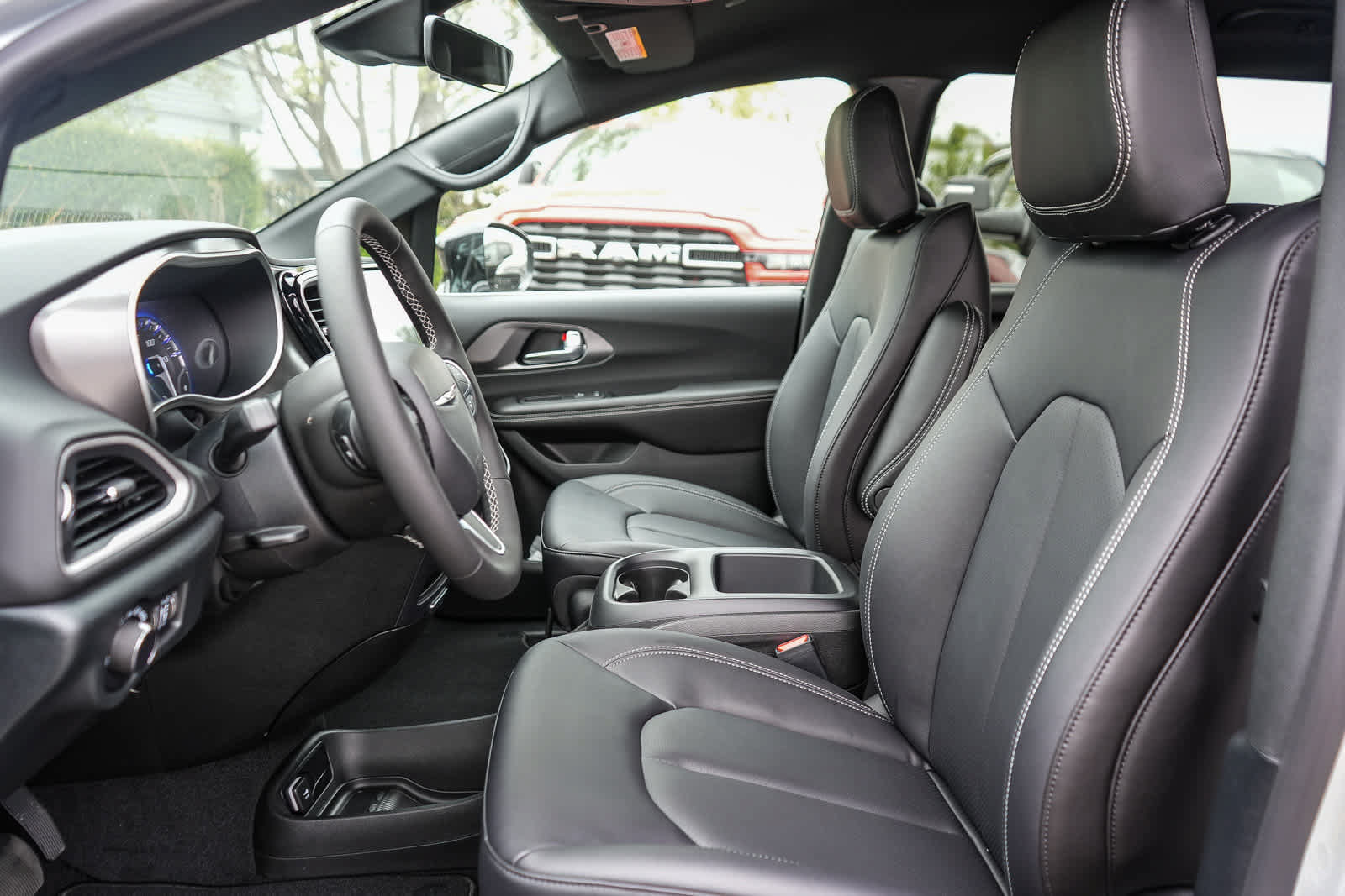 New 2026 Chrysler Voyager LX FWD image 17