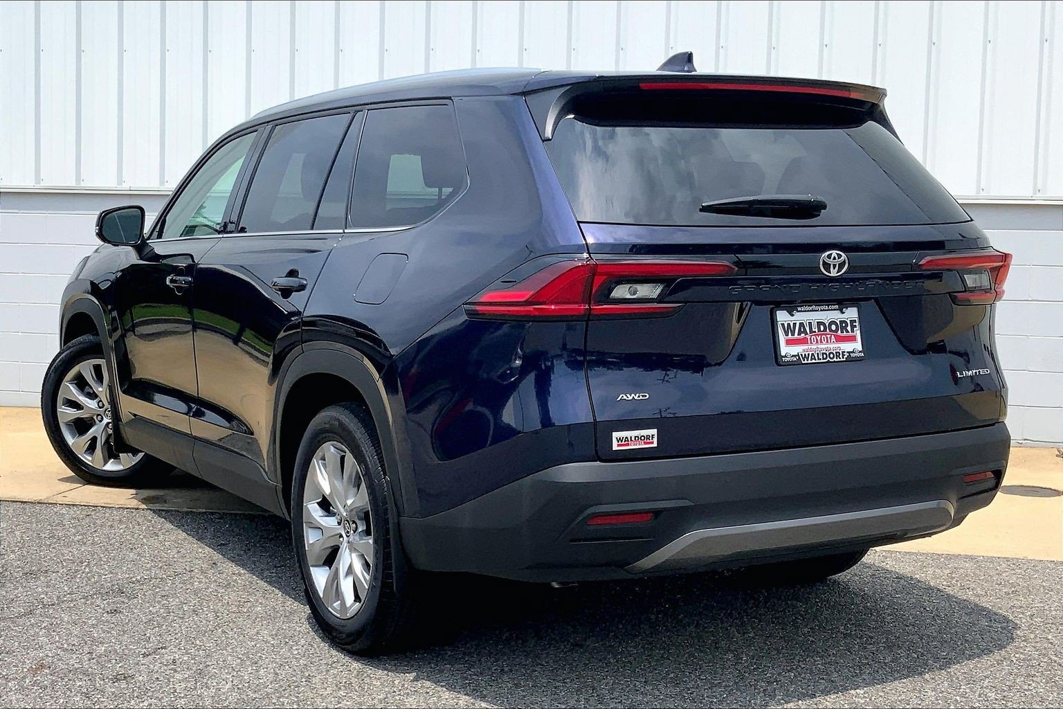Used 2025 Toyota Grand Highlander AWD image 15