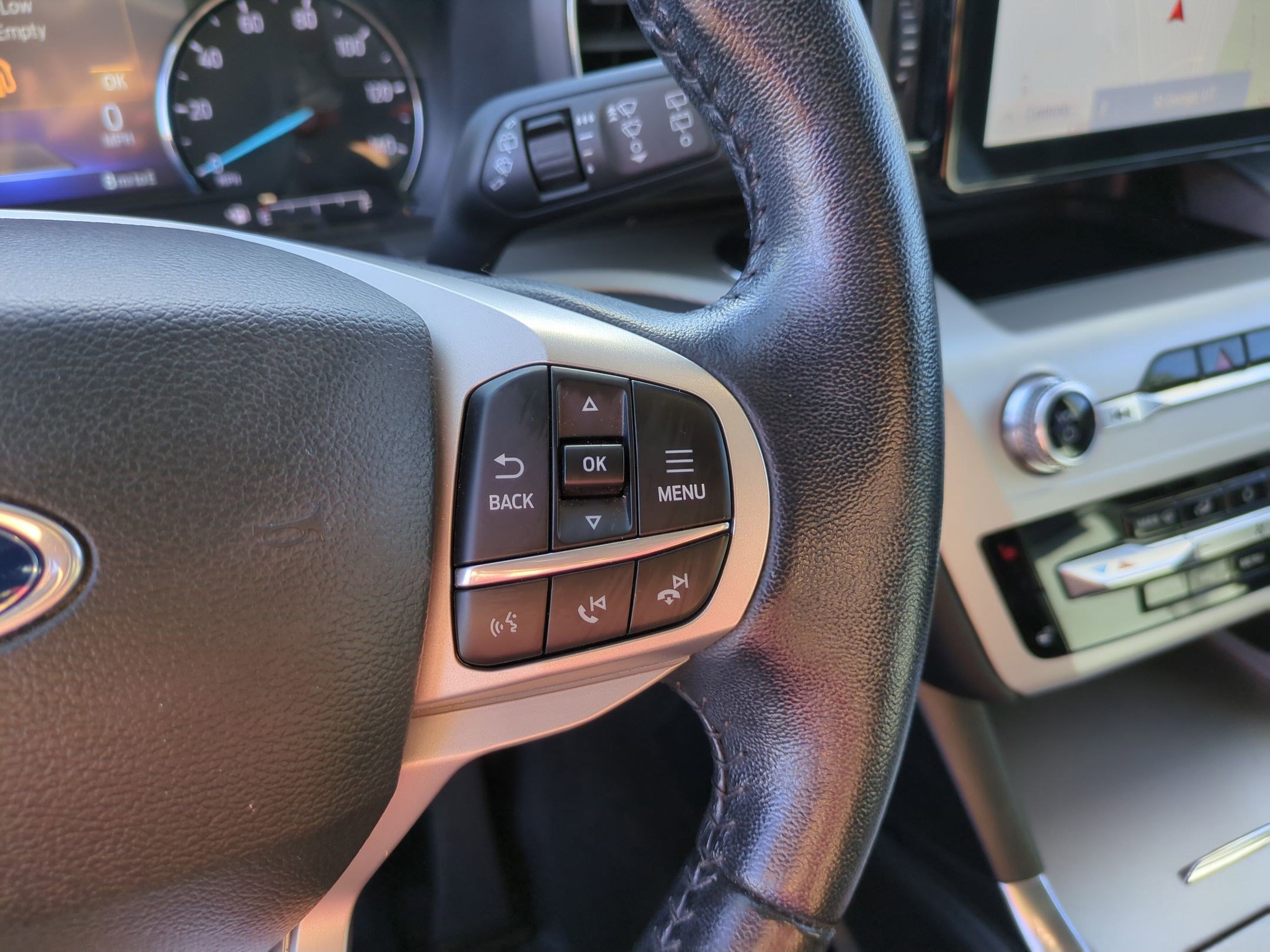 Used 2022 Ford Explorer XLT w/ Equipment Group 202A image 18