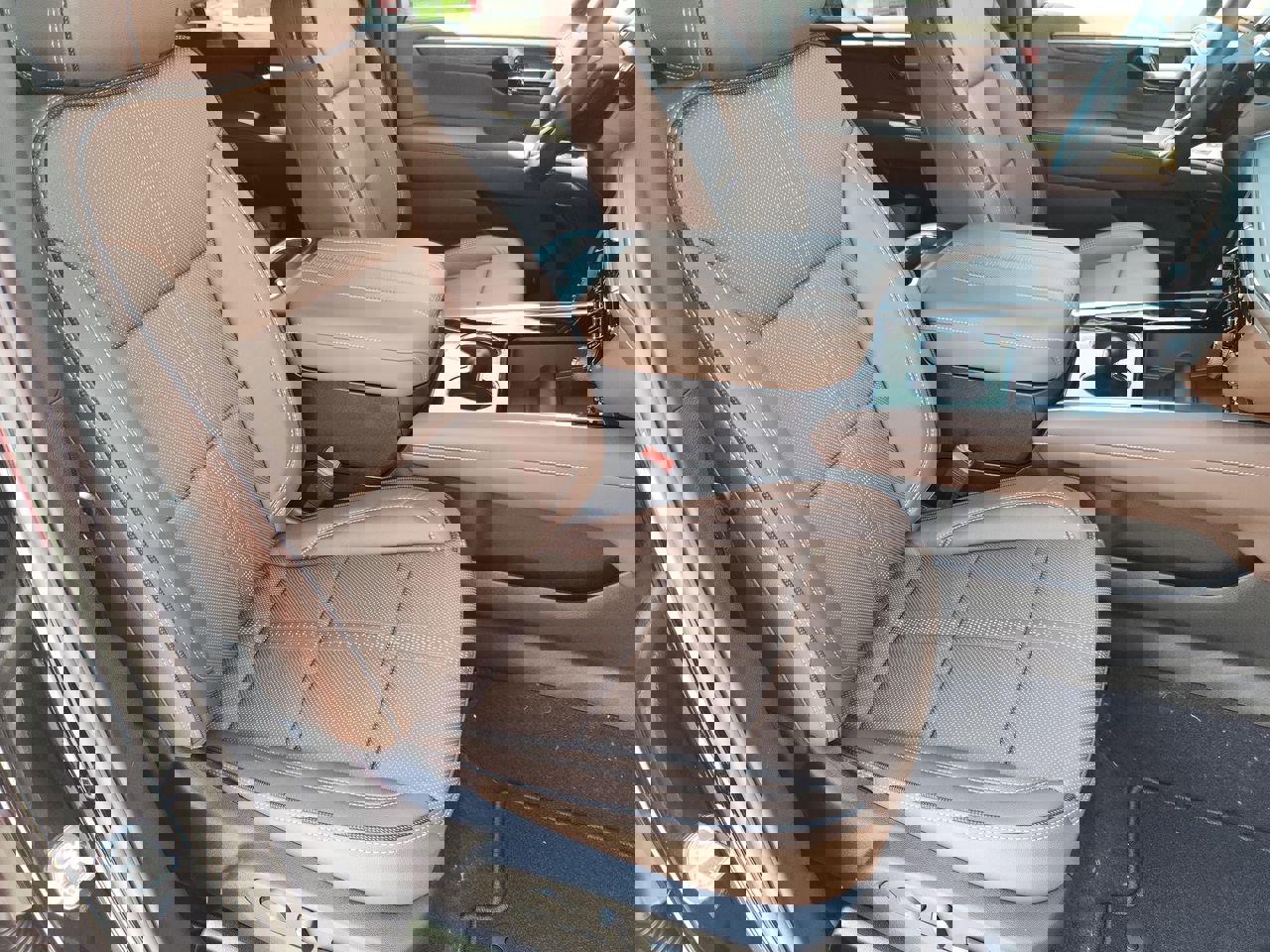 New 2025 Chevrolet Suburban High Country image 64