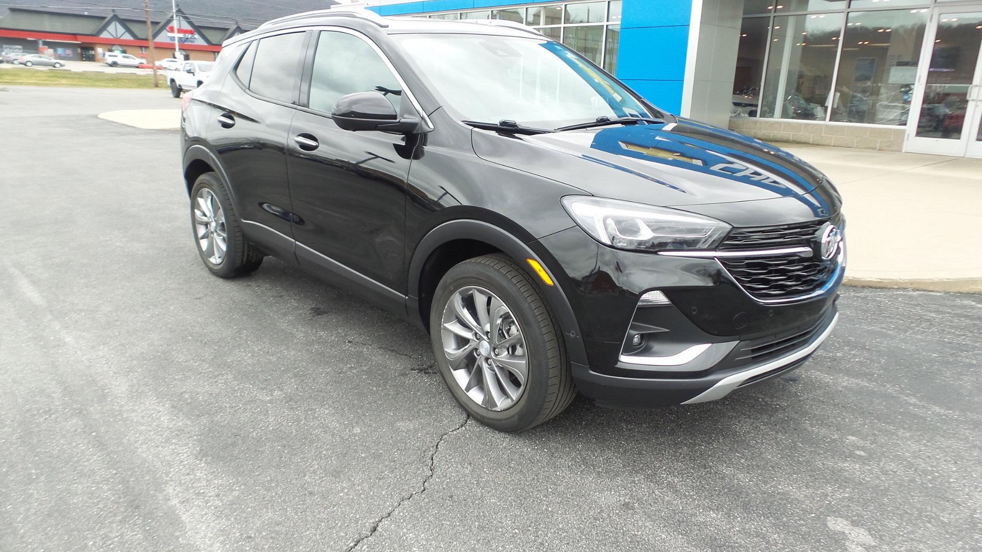 Used 2023 Buick Encore GX Essence w/ Advanced Technology Package image 2
