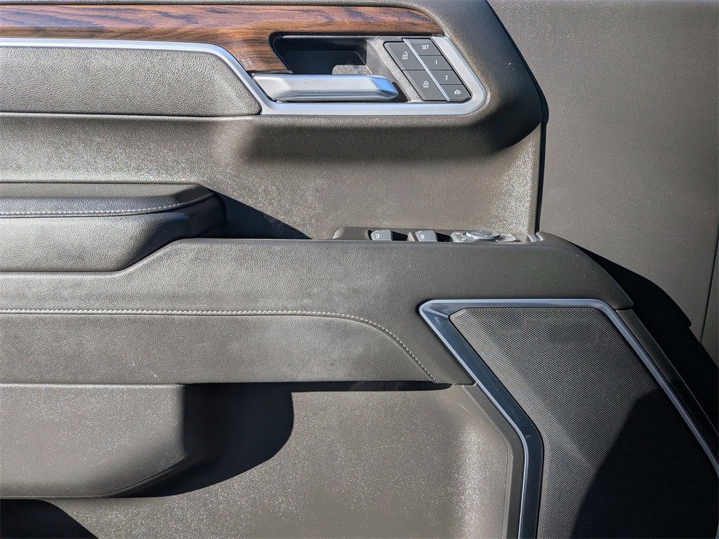 Used 2025 GMC Sierra 1500 SLT image 25