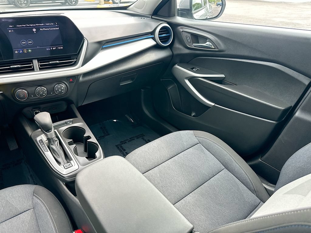 Certified 2024 Chevrolet Trax LS FWD image 21
