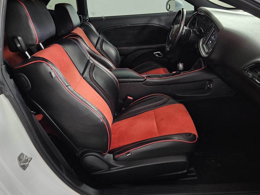 Used 2022 Dodge Challenger R/T w/ Blacktop Package RWD image 29