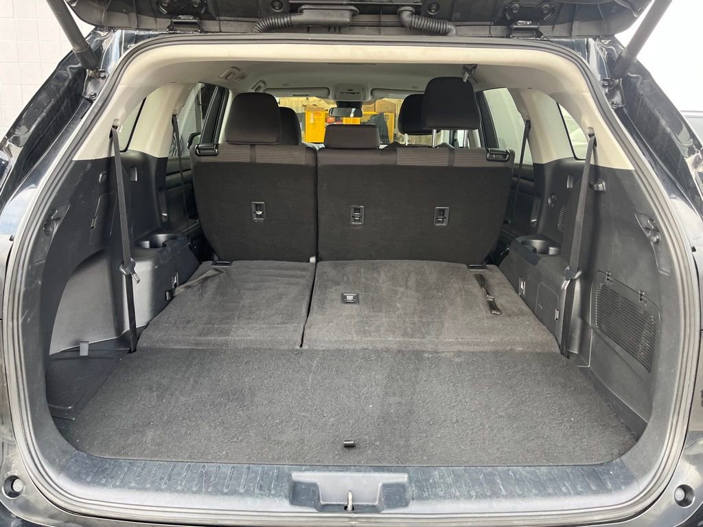 Used 2024 Toyota Highlander LE image 30