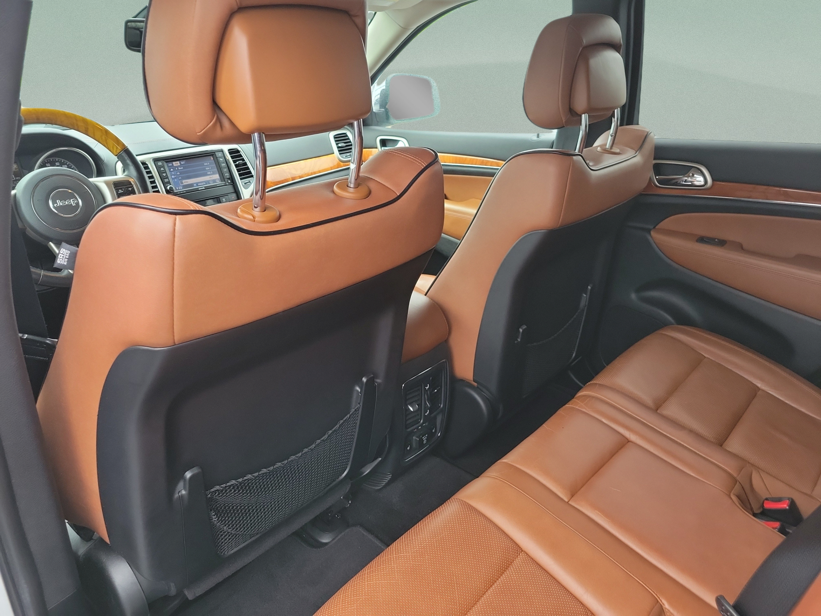Used 2013 Jeep Grand Cherokee Overland AWD/4WD image 10