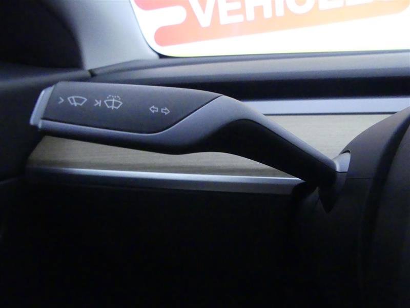 Used 2021 Tesla Model 3 Standard Range Plus image 17