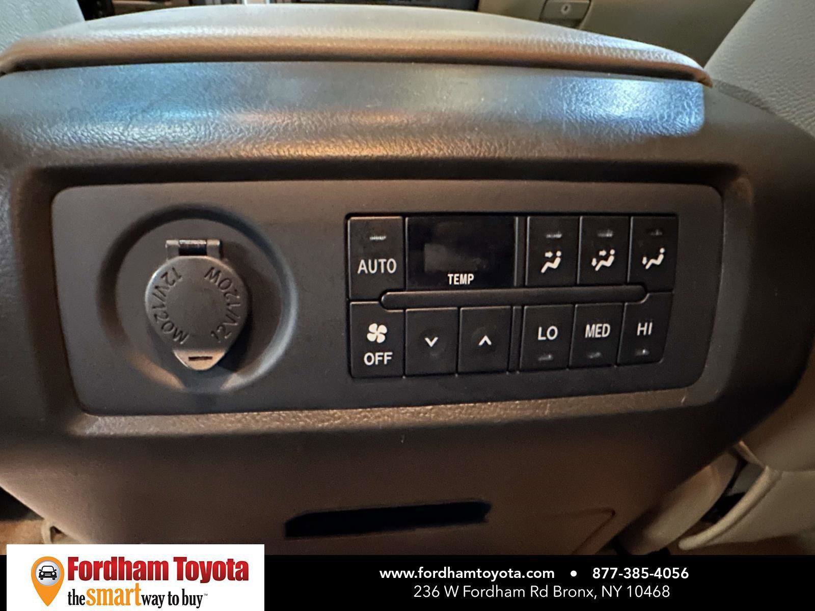 Used 2011 Toyota Sequoia Limited AWD/4WD image 18