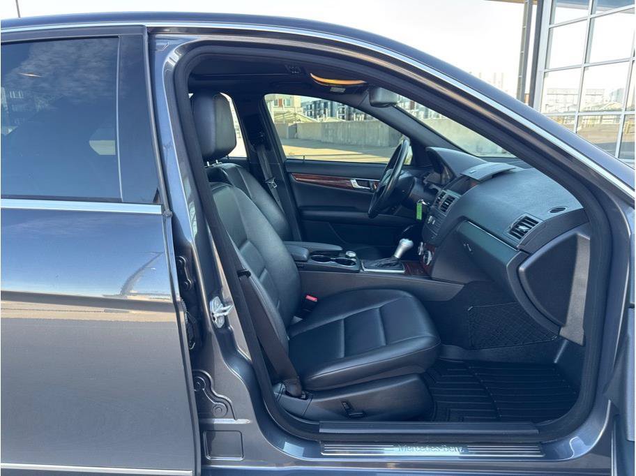 Used 2011 Mercedes-Benz C 300 4MATIC Sedan image 14