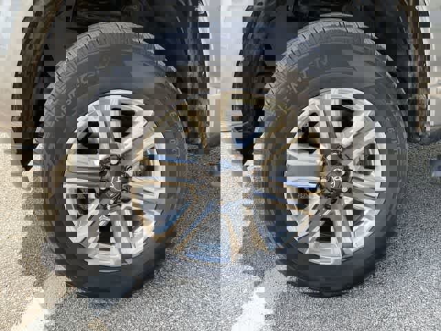 Used 2018 Toyota Tacoma Limited image 12