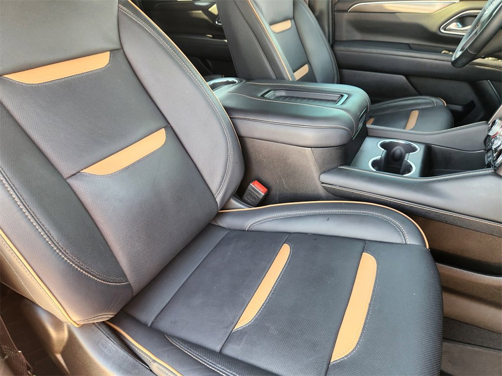 Used 2024 GMC Yukon XL AT4 w/ Technology Package image 15