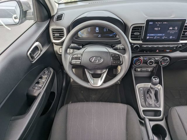 Used 2025 Hyundai Venue SE FWD image 16