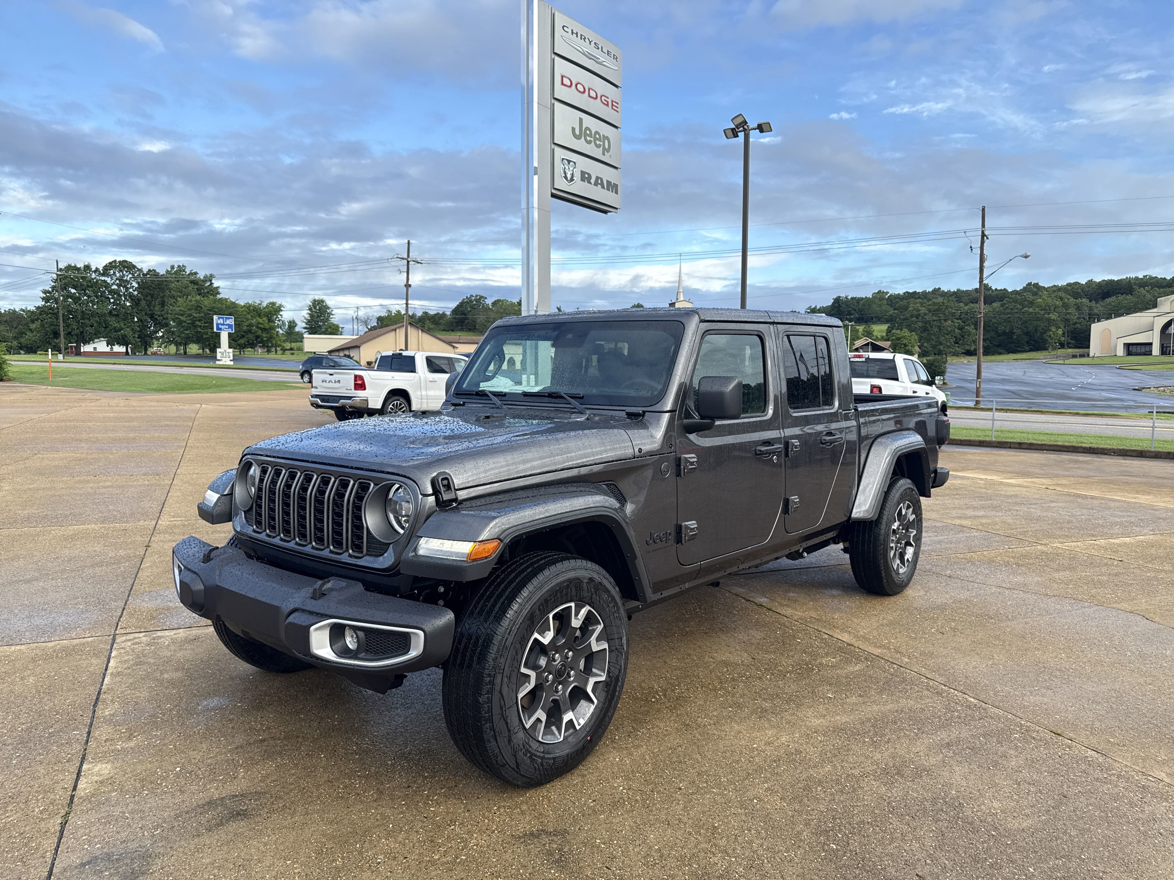 New 2025 Jeep Gladiator Sport w/ Premium Package image 2