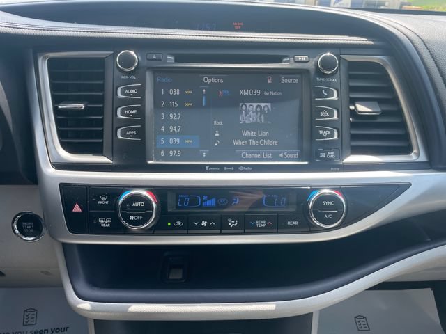 Used 2016 Toyota Highlander XLE AWD/4WD image 13
