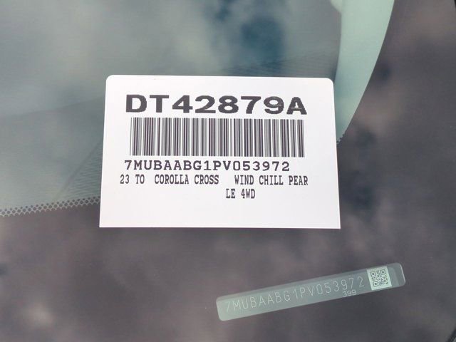 Certified 2023 Toyota Corolla Cross LE w/ Moonroof Package image 17