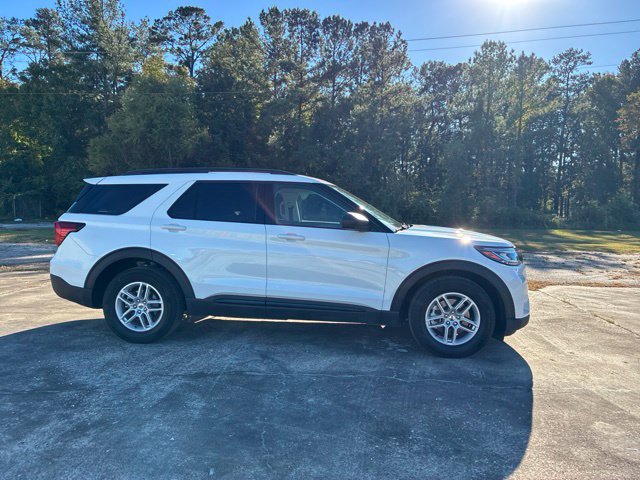 Used 2026 Ford Explorer Active w/ Active Comfort Package RWD image 2