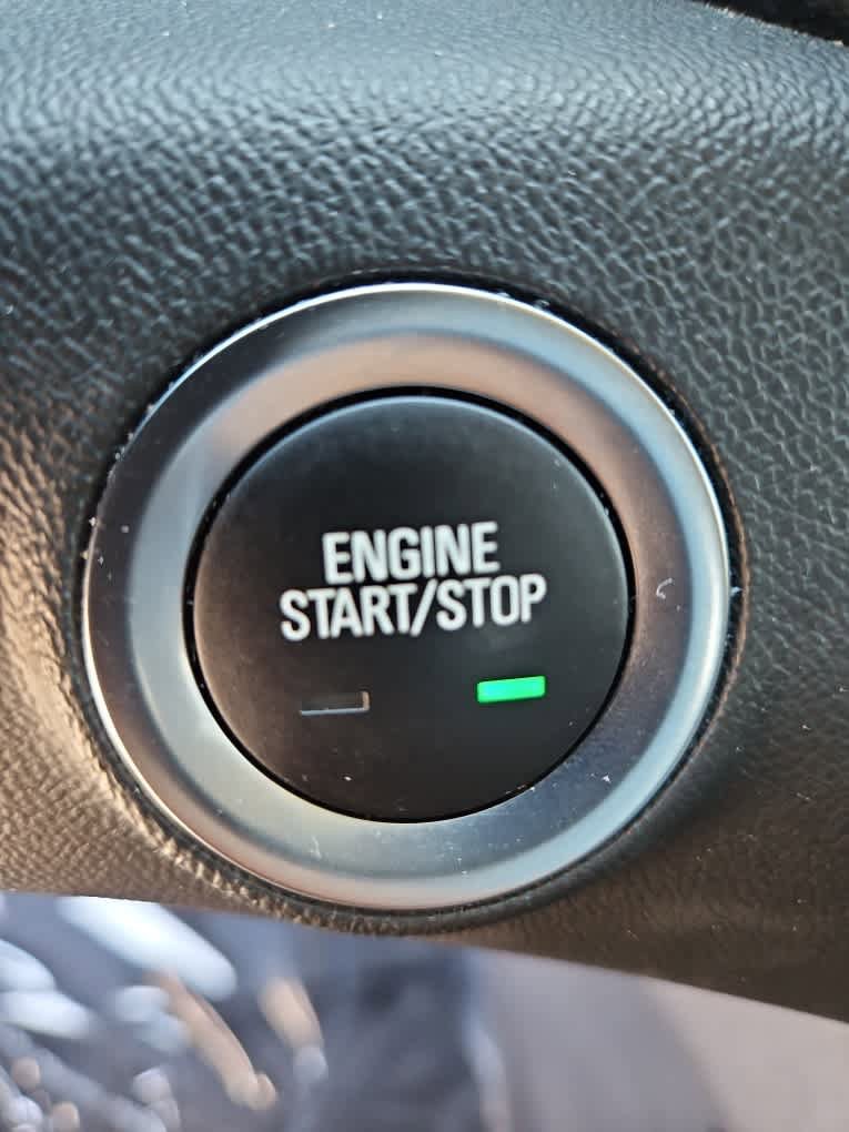 Used 2023 GMC Terrain SLE w/ Driver Convenience Package image 22