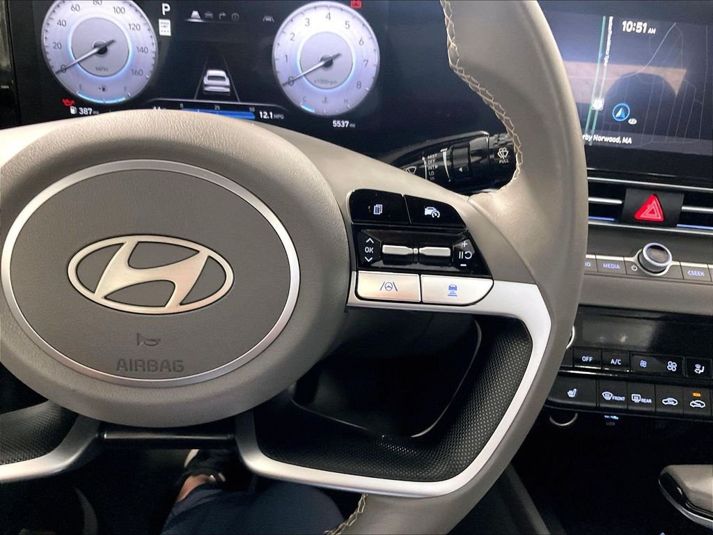 Certified 2025 Hyundai Elantra SEL FWD image 24