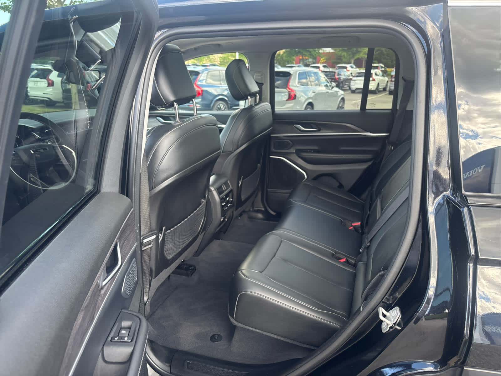 Used 2023 Jeep Grand Cherokee 4WD 4xe image 27