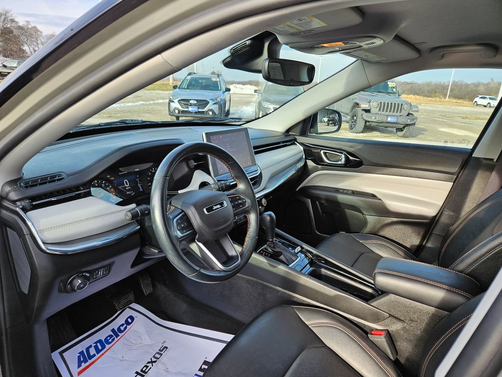 Used 2022 Jeep Compass Limited image 22