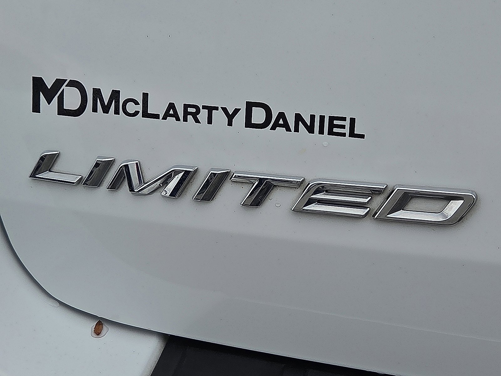 Used 2023 Ford Explorer Limited image 9