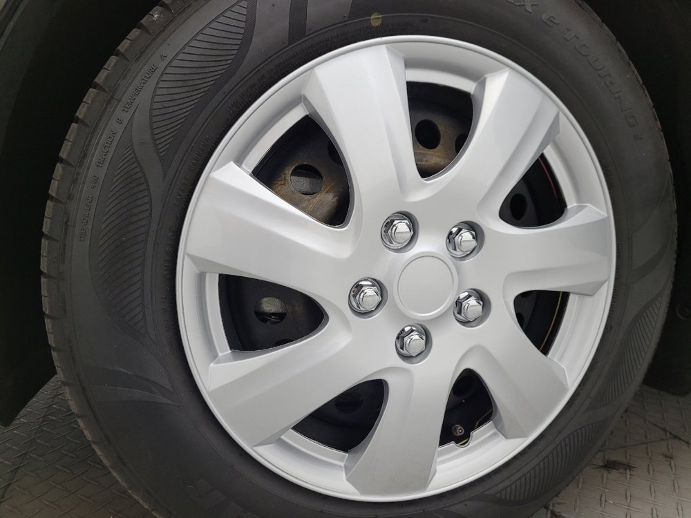 Used 2021 Nissan Versa S image 31