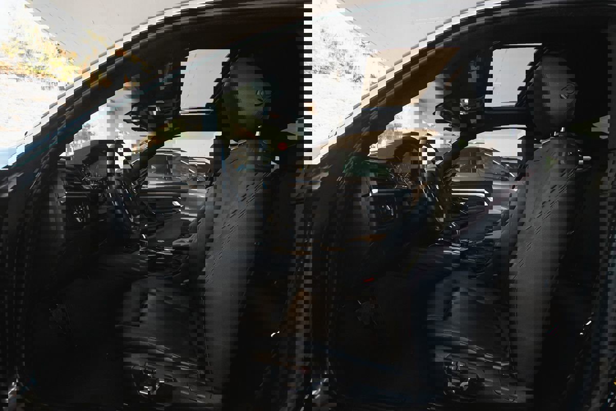 Used 2017 BMW 430i Coupe w/ Driver Assistance Package image 18