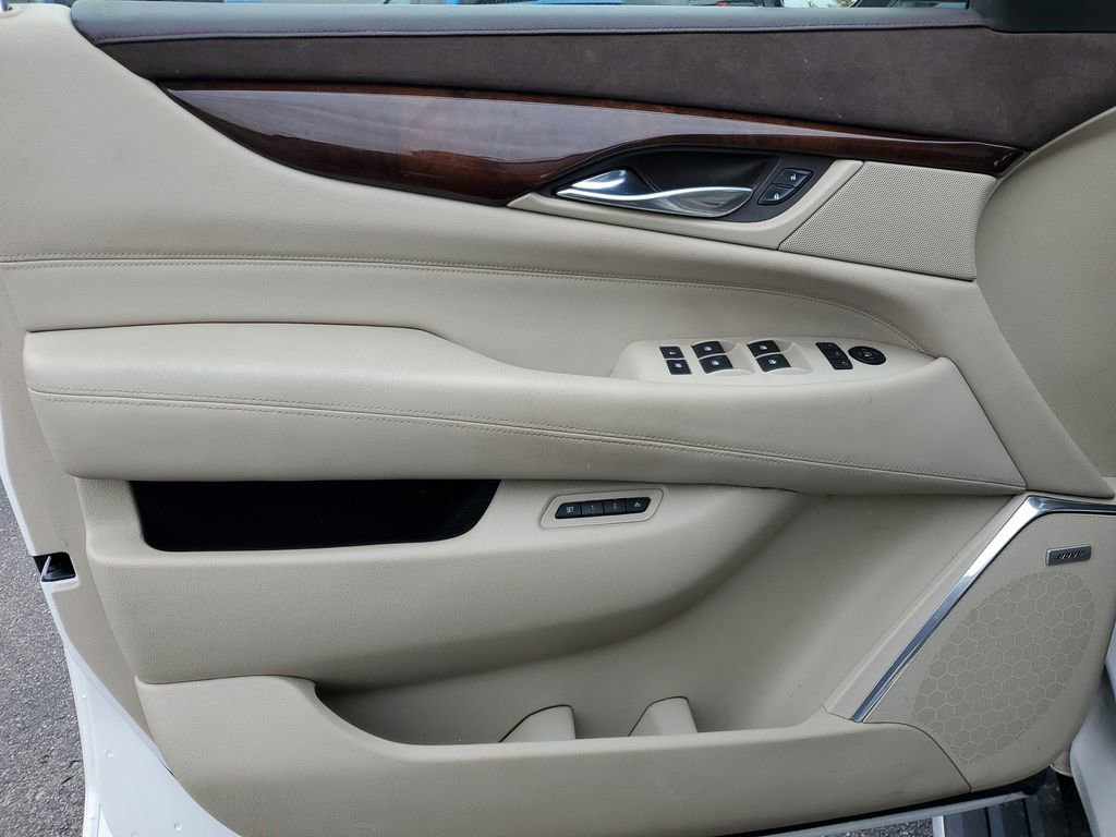 Used 2016 Cadillac Escalade Premium image 23