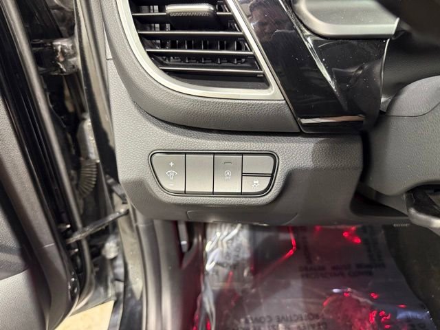 Used 2025 Kia Seltos S FWD image 16