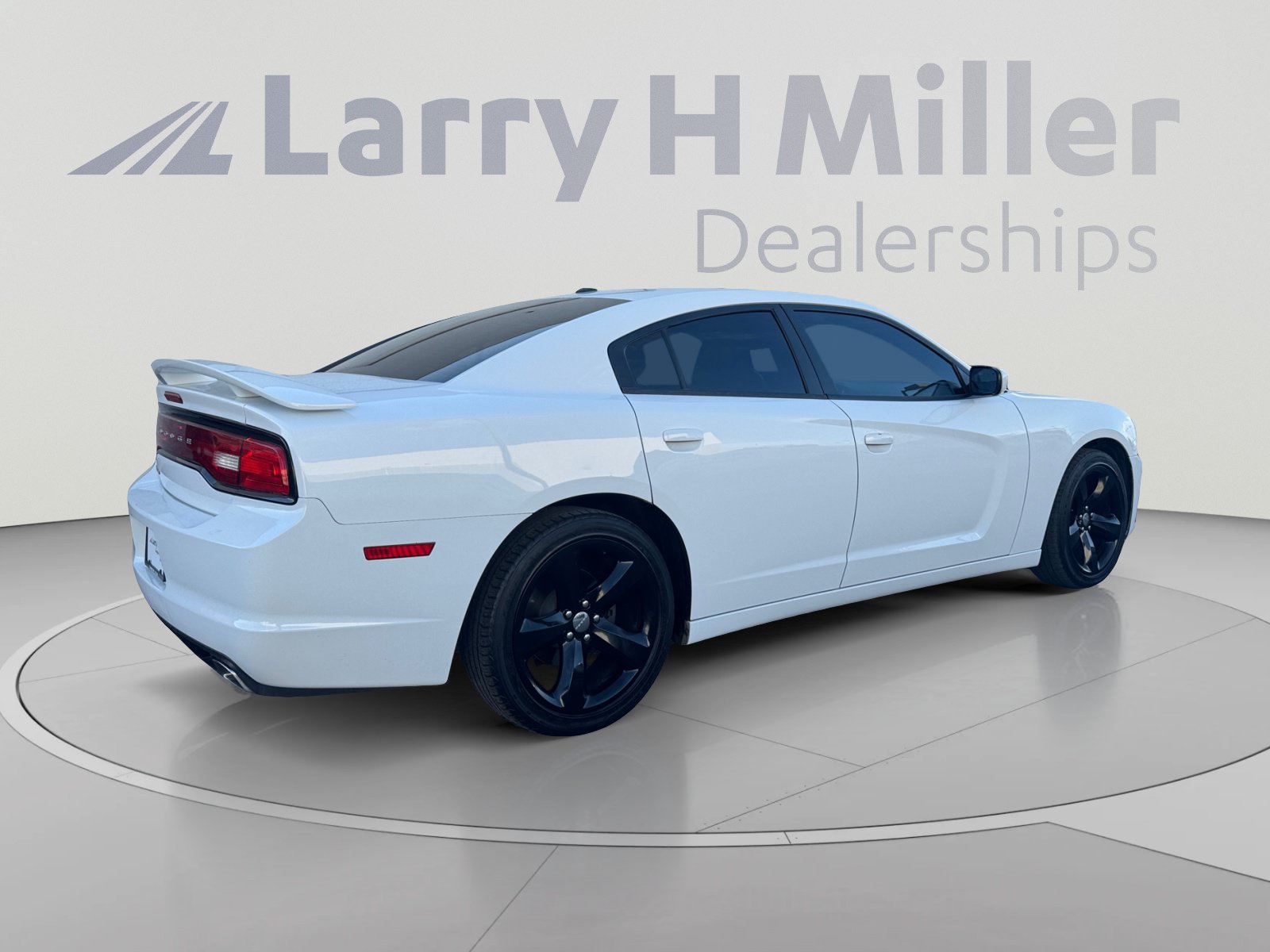 Used 2013 Dodge Charger SXT w/ Blacktop Pkg RWD image 5