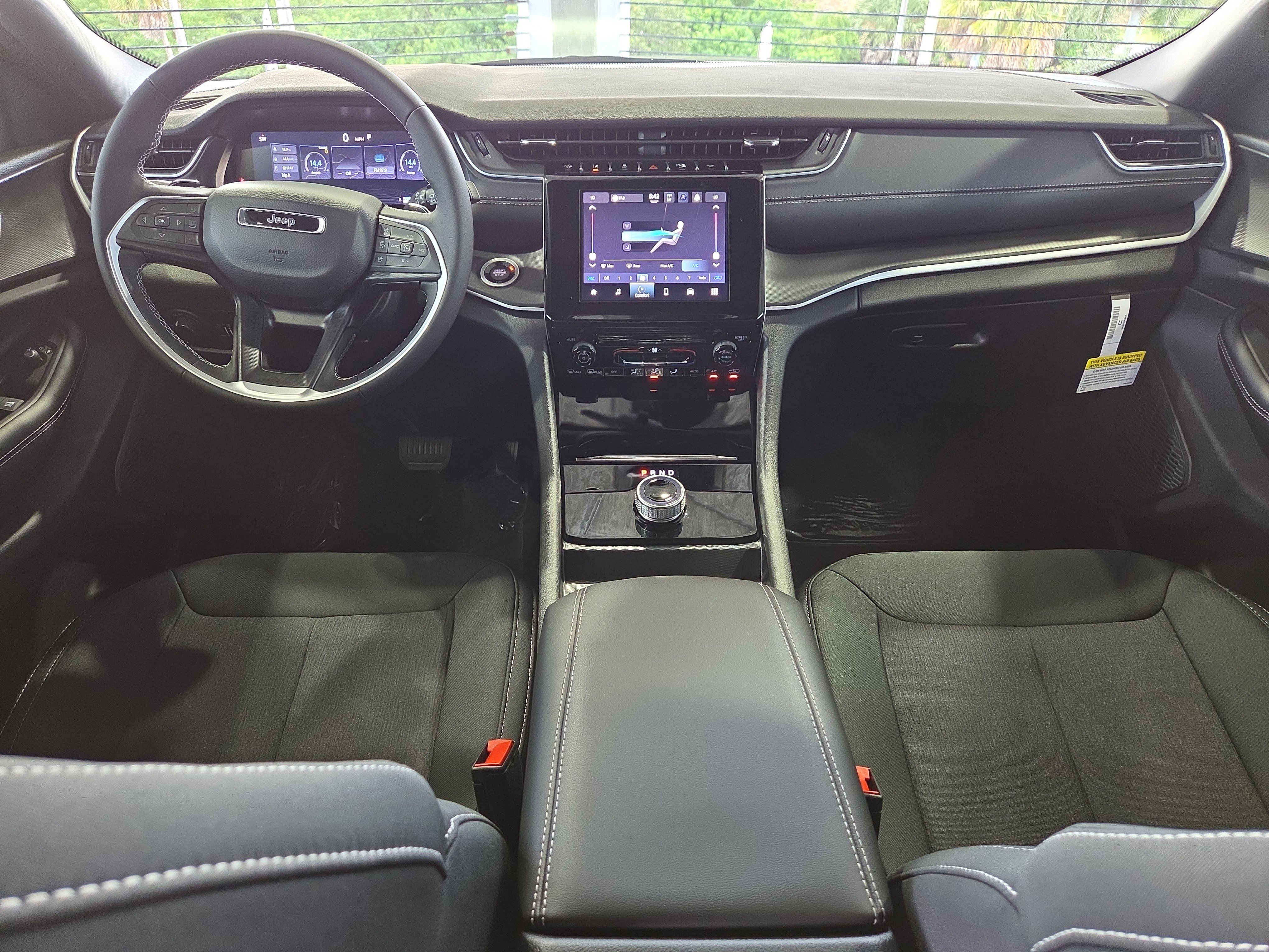 New 2025 Jeep Grand Cherokee Laredo X image 15