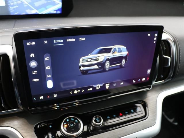 Used 2025 Ford Expedition Platinum image 21